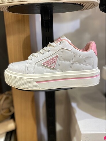 Prada Marka Sneaker