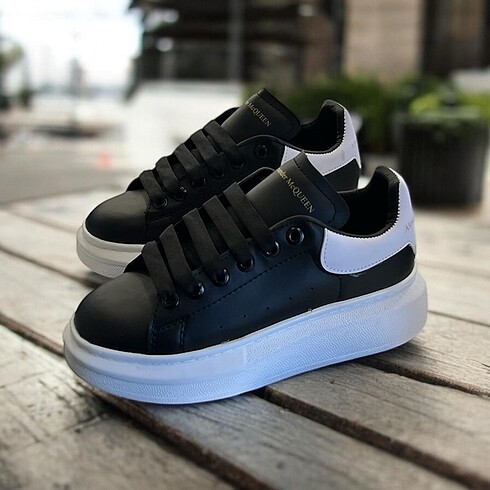 Alexander McQueen Alexander McQueen
