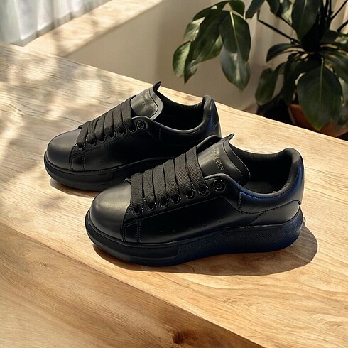 37 Beden Alexander McQueen
