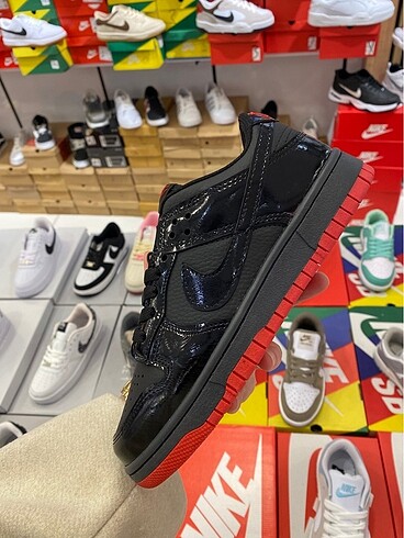 Parlak Nike