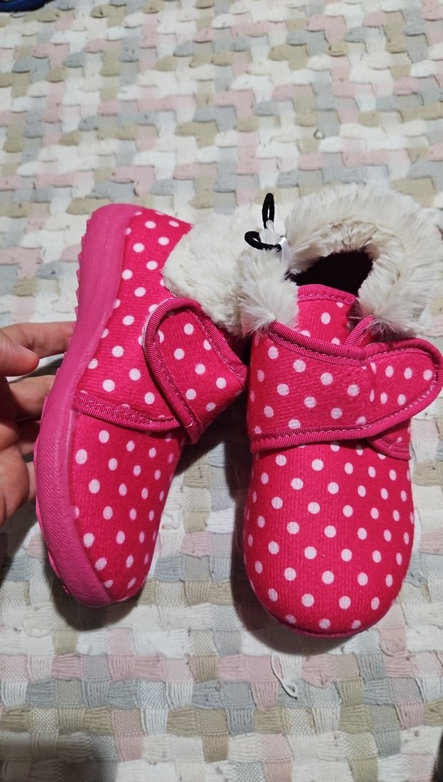 Kız Çocuk Pembe Puantiyeli Sıcak Ev Terliği - Görsel 2