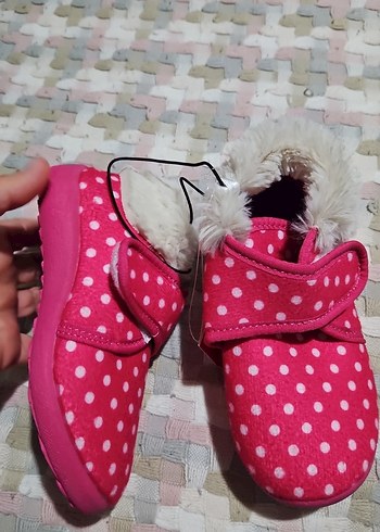 Kız Çocuk Pembe Puantiyeli Sıcak Ev Terliği - Görsel 2