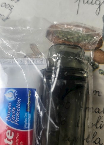 Diğer Colgate Diş Macunu ve Siyah Diş Fırçası Seti
