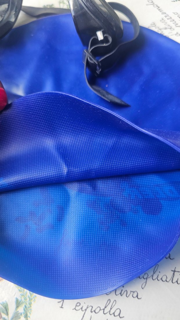 Siyah yüzücü gözlüğü ve mavi bone seti - Görsel 2