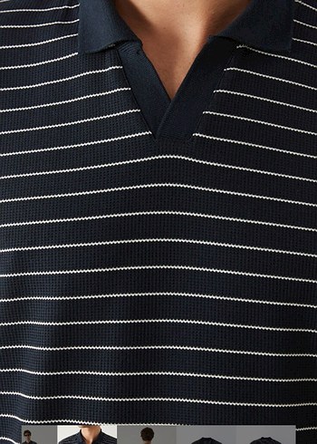 Düğmeli Siyah Çizgili V Yaka Polo Tişört - Görsel 4