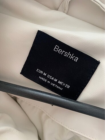 m Beden Bershka mont