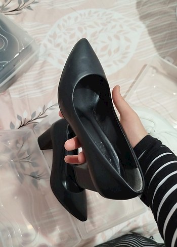 Zara Siyah Bağcıklı Stiletto Topuklu Kadın Ayakkabı