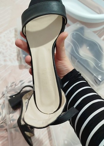 Nine West Tokalı Siyah Topuklu Kadın Ayakkabı