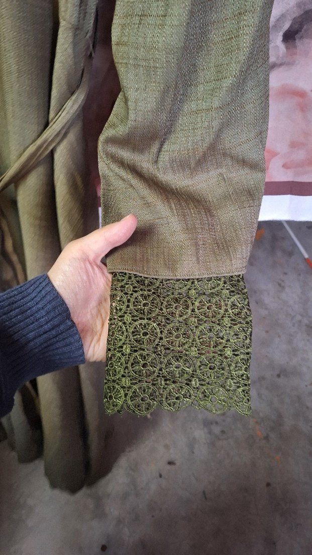 Bej Bol Kesim Pilili Uzun Keten Elbise - Görsel 3