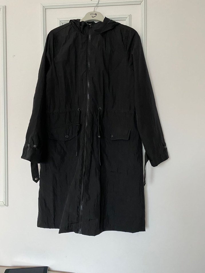 Siyah Uzun Kadın Yağmurluk - Görsel 2