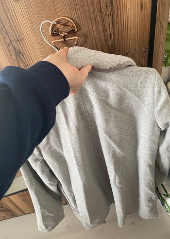 Gri Kışlık Kaban, Yumuşak Kürklü Yaka - Görsel 2