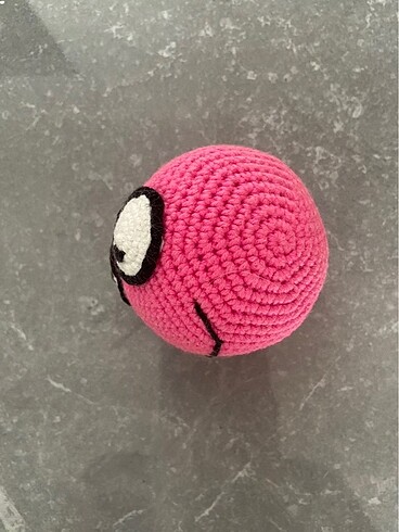 Pembe kedi ses çıkaran örgü top oyuncak - Görsel 3