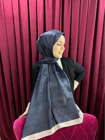 Lacivert kenarı çerçeveli vakko şal