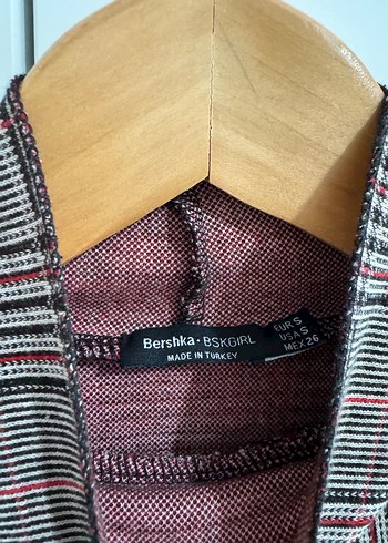 Gri Kareli Boğazlı Kadın Triko - Görsel 2