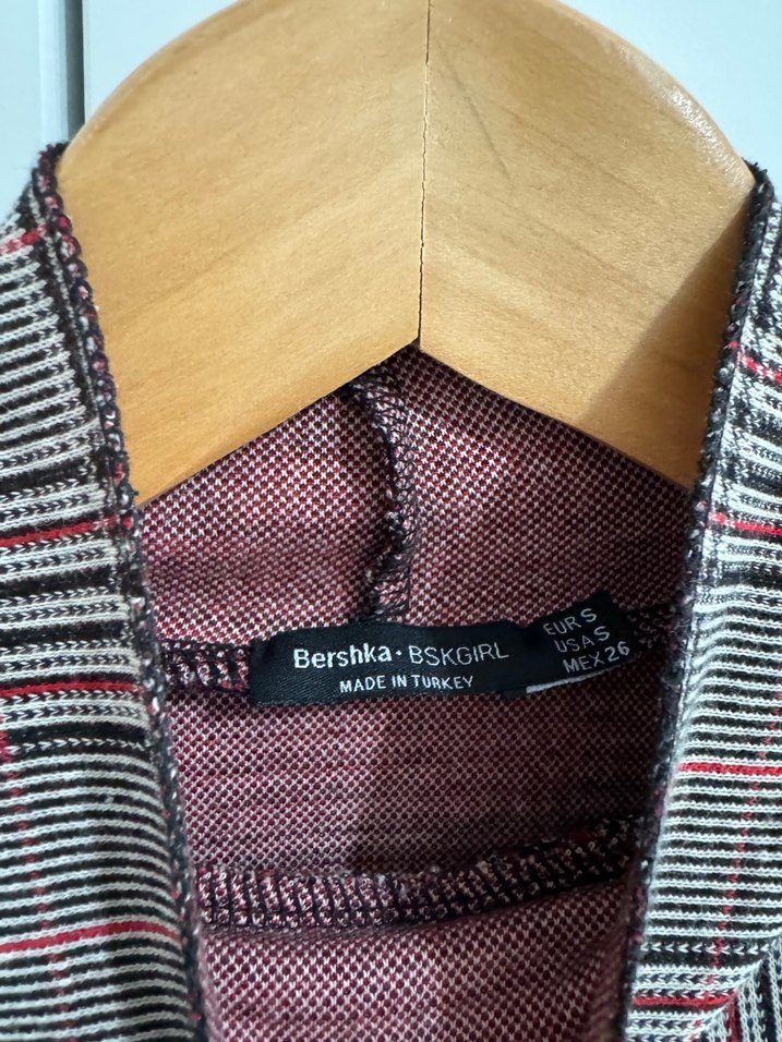 Gri Kareli Boğazlı Kadın Triko - Görsel 2