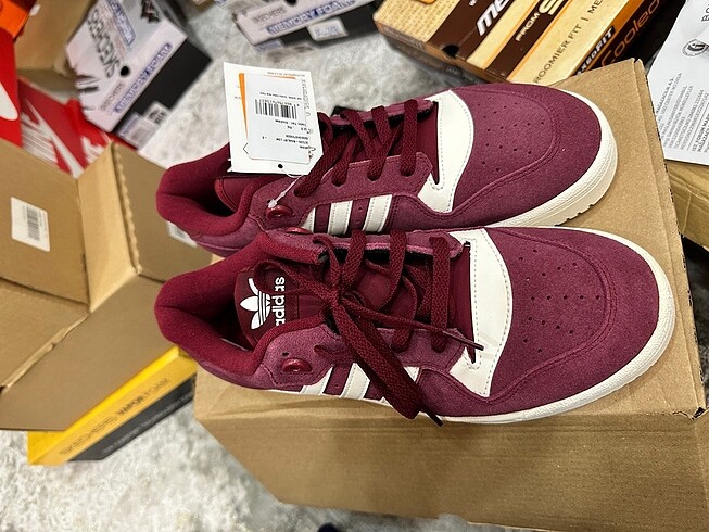 43 Beden Adidas Süet Spor Ayakkabı 43,5 numara