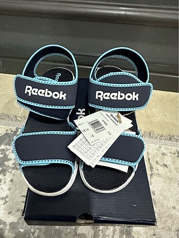 Reebok Unisex Sandalet 39 numara