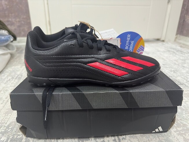 Adidas krampon halı saha ayakkabısı