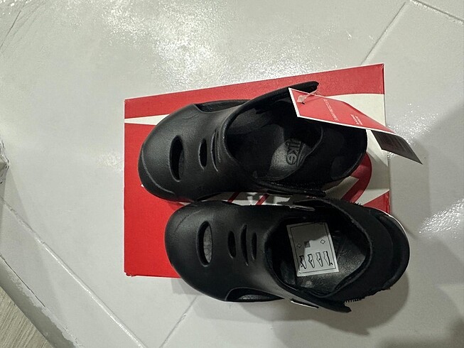25 Beden Nike çocuk sandalet