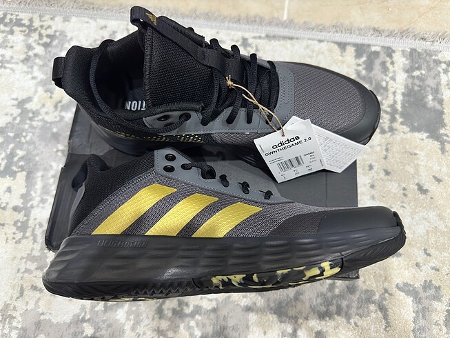 Adidas ownthegame 42,5