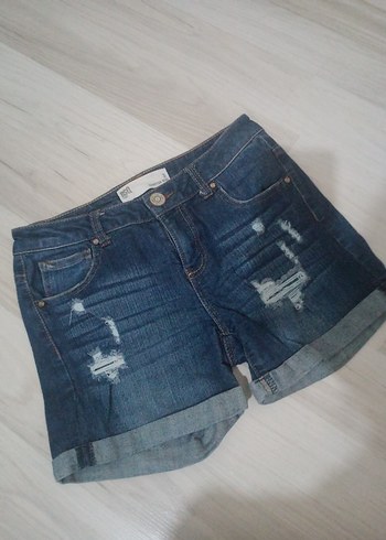 Kadın Lacivert Kemerli Mini Denim Şort