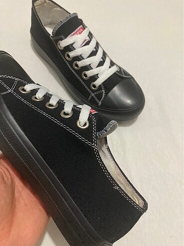 37 Beden siyah Renk Converse Kısa Siyah