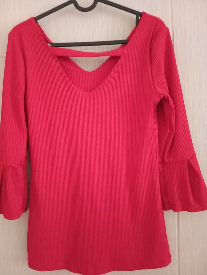 Kırmızı V Yaka Kadın Bluz - Görsel 2