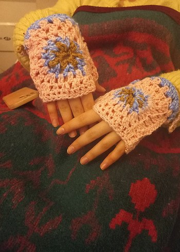 Renkli Örgü Kadın Eldivenleri - Görsel 2