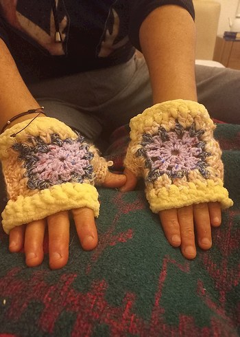 Renkli Örgü Kadın Eldivenleri - Görsel 3