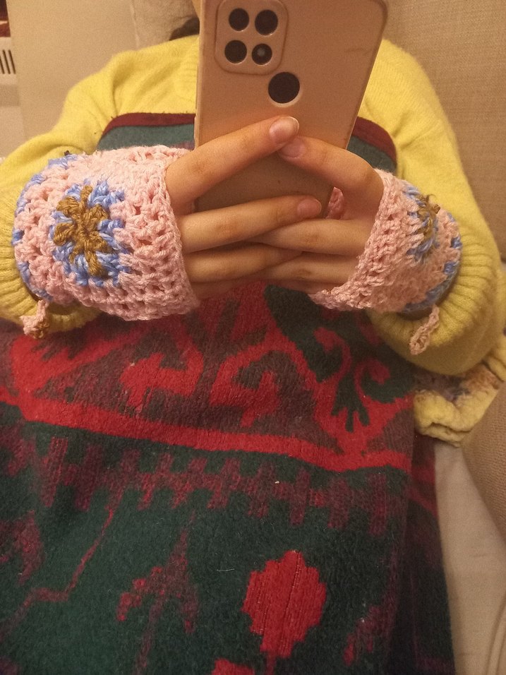 Renkli Örgü Kadın Eldivenleri - Görsel 4