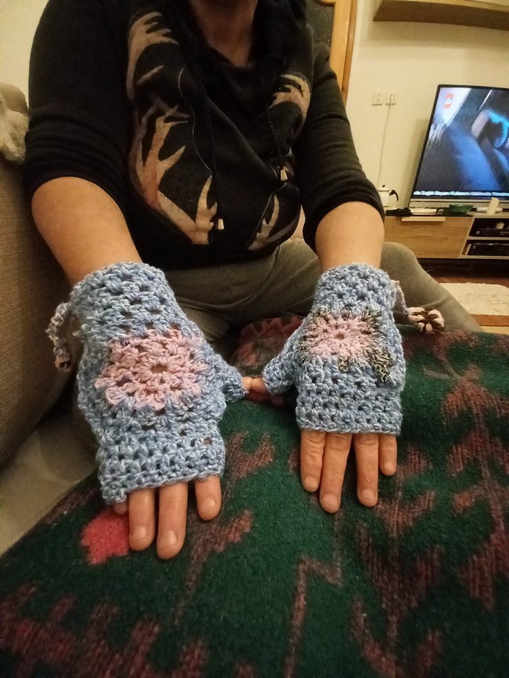 Renkli Nakışlı Örgü Kız Eldivenleri - Görsel 2