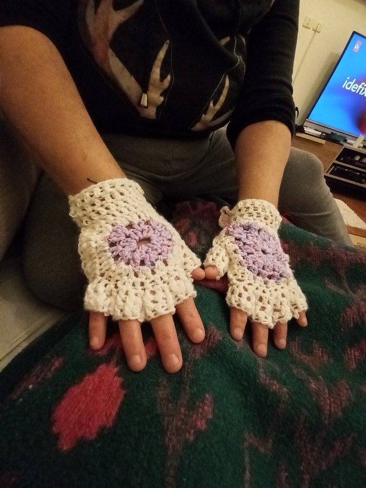 Renkli Nakışlı Örgü Kız Eldivenleri - Görsel 3