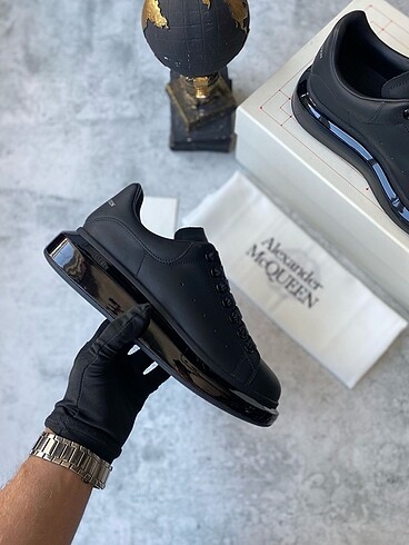 Alexander McQueen alexander mcquuen