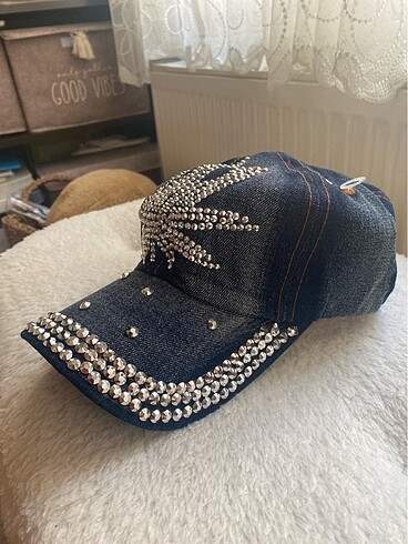 Beden Denim taşlı şapka