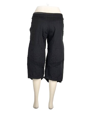34 Beden Nike Bermuda / Kapri %70 İndirimli.