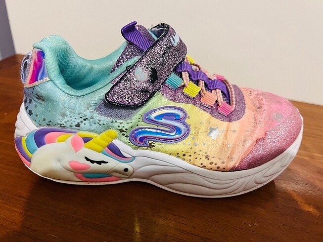 28 Beden Skechers Unicorn Serisi
