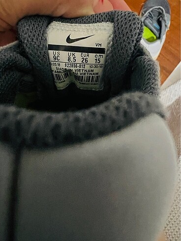 26 Beden gri Renk Orijinal Nike Spor Ayakkabı