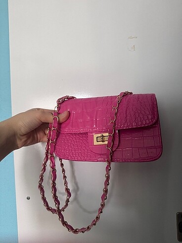 Pembe renk omuz cantası