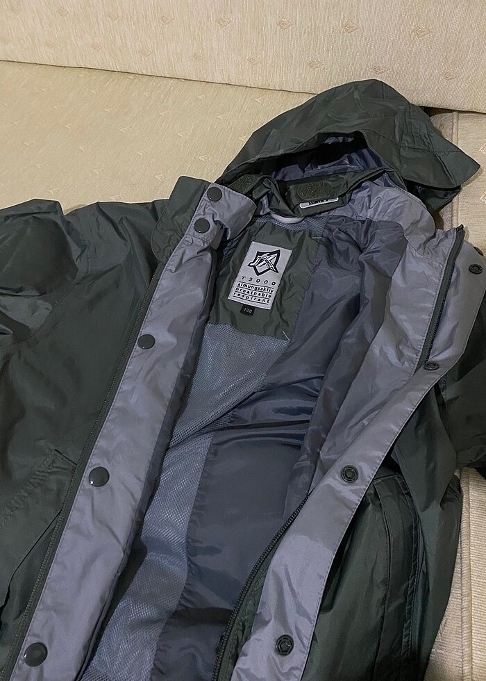 Çocuk yağmurluk mont - Görsel 2