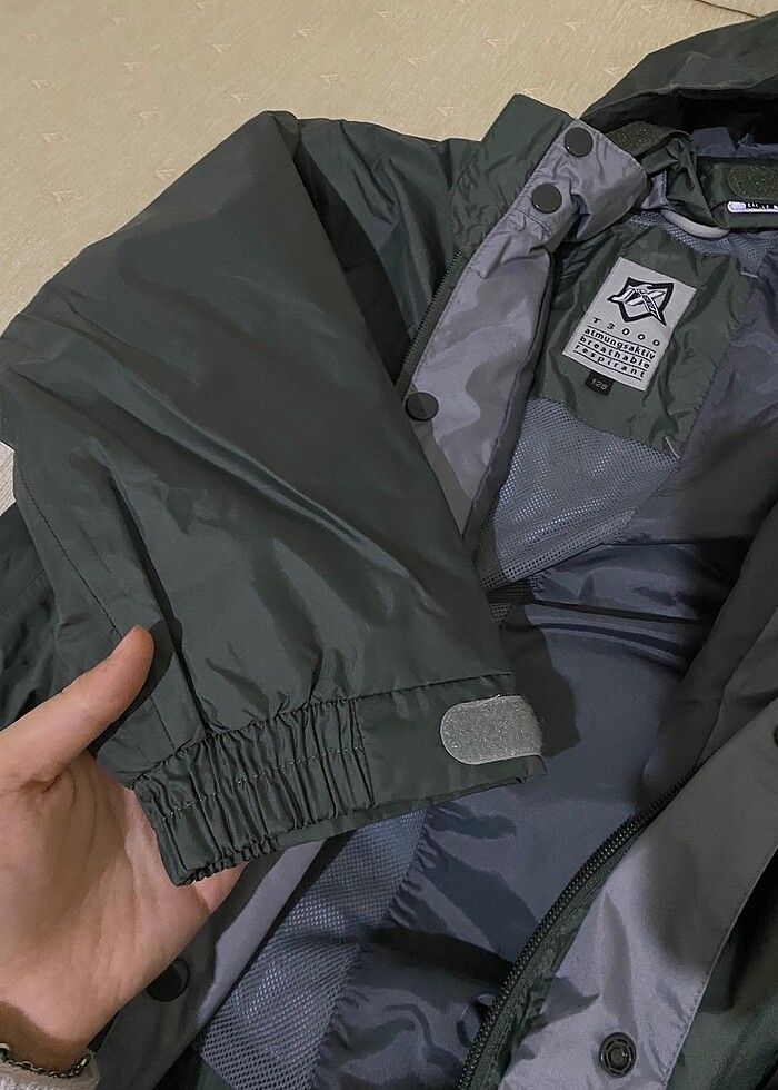 Çocuk yağmurluk mont - Görsel 3