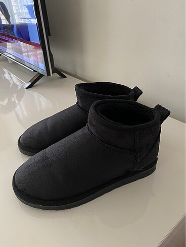 37 Beden siyah Renk ugg bot