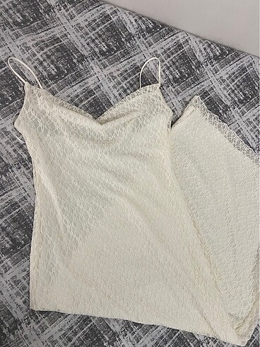 Bershka beyaz midi elbise