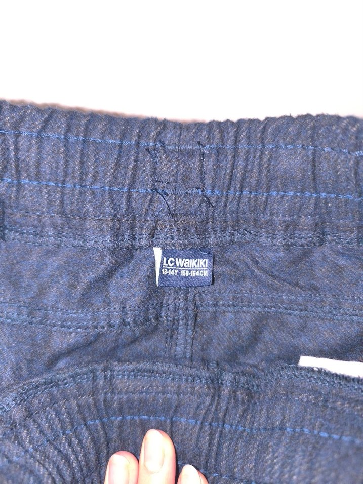 Siyah Kadın Rahat Kesim Midi Kumaş Pantolon - Görsel 2