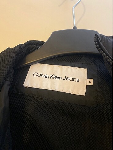 s Beden Calvin Klein siyah şişme mont