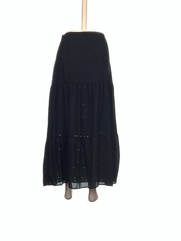 36 Beden Stradivarius Uzun Etek %70 İndirimli.
