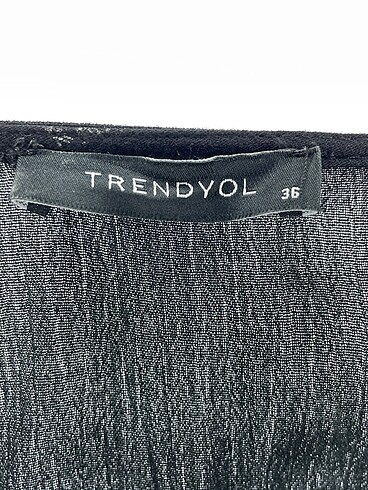 36 Beden siyah Renk Trendyol & Milla Bluz %70 İndirimli.