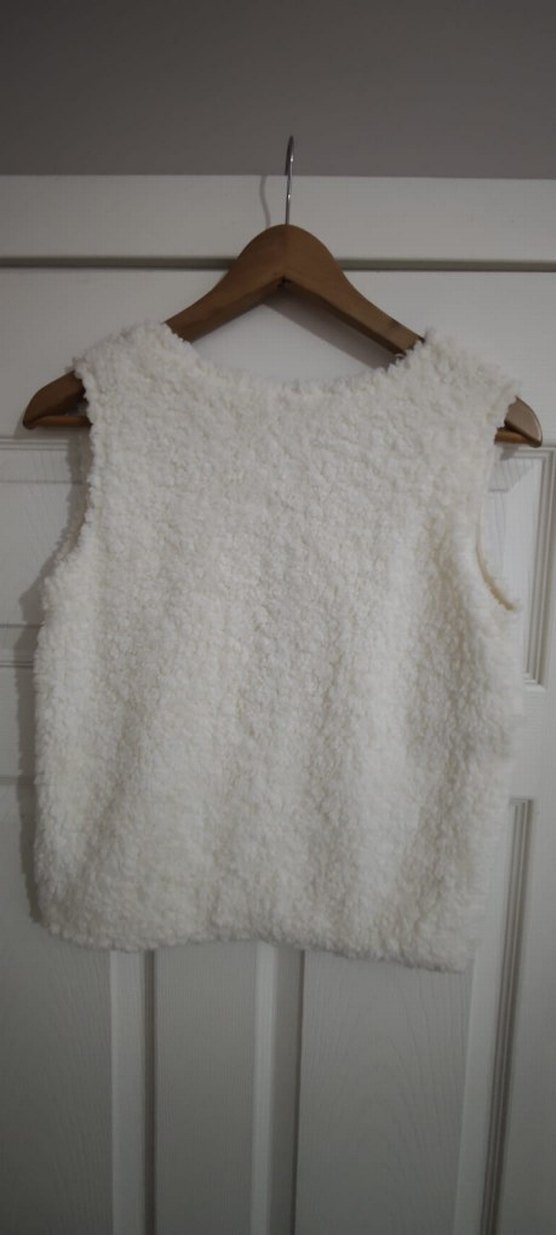 Beyaz Kürklü kız çocuk  Yün Yelek - Görsel 2