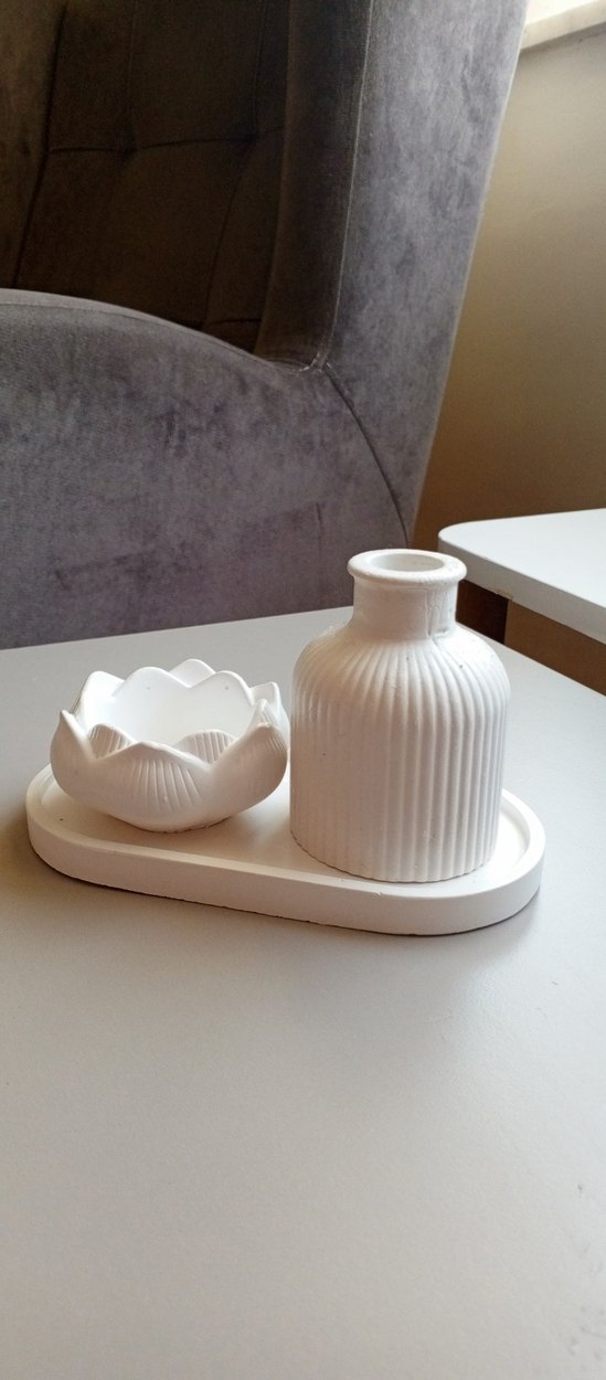 Beyaz Seramik Vazo ve Tepsi Seti - Görsel 3