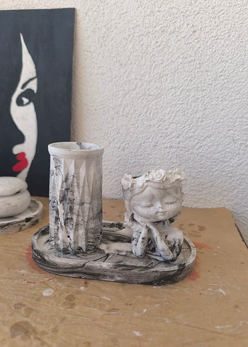 Gri Beyaz Seramik Figür ve Vazo Seti - Görsel 4