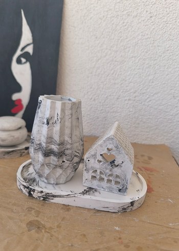 Gri Beyaz Seramik Figür ve Vazo Seti - Görsel 3